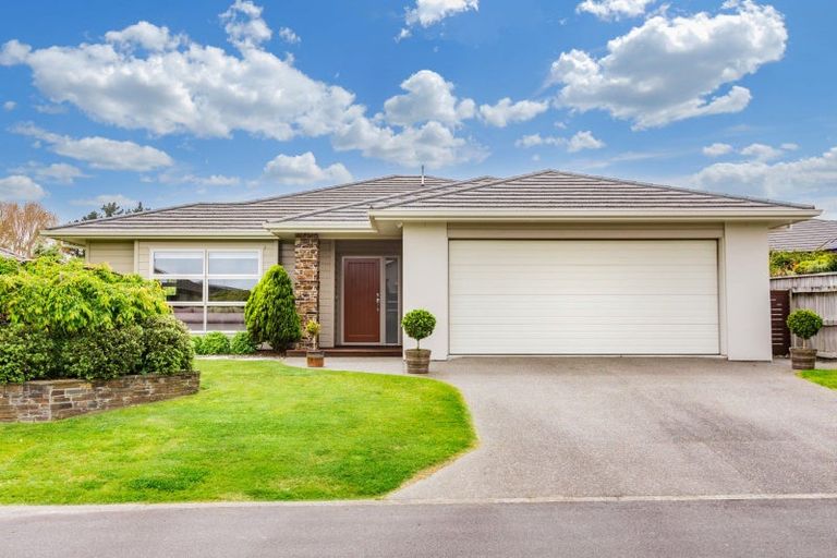 Photo of property in 26 Otupoa Way, Paraparaumu, 5032