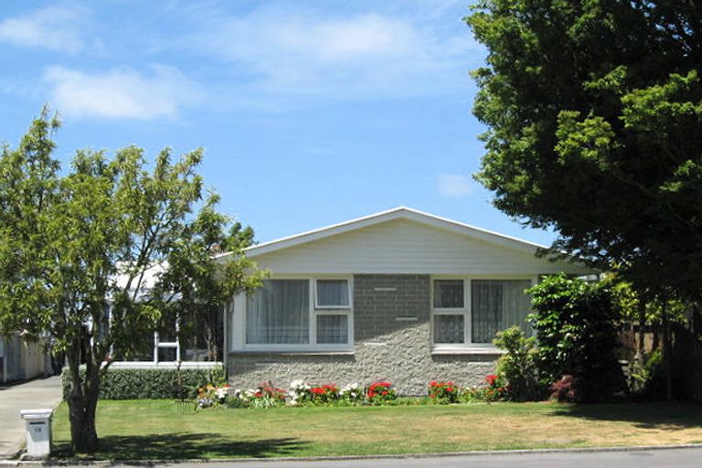 Photo of property in 18 Penwood Street, Russley, Christchurch, 8042