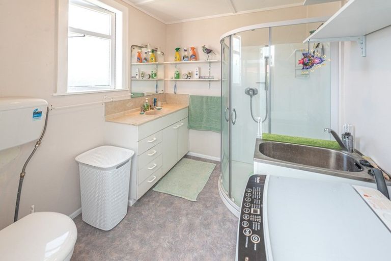 Photo of property in 31 Karaka Street, Castlecliff, Whanganui, 4501