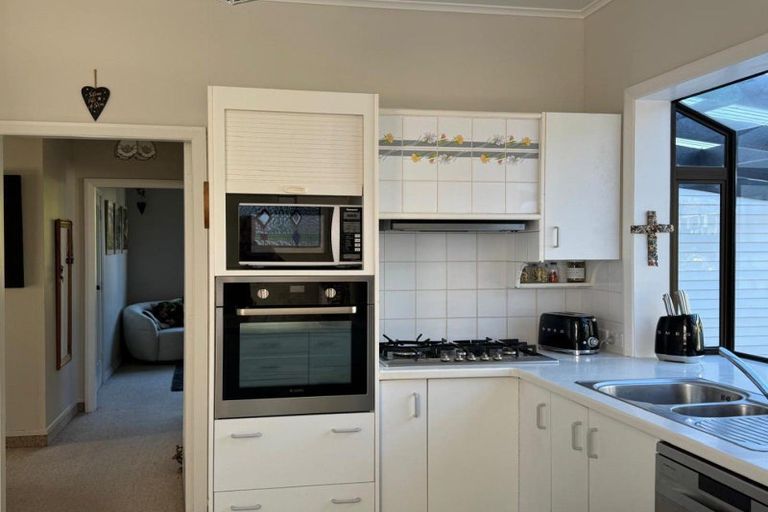 Photo of property in 48 Te Mata Road, Havelock North, 4130