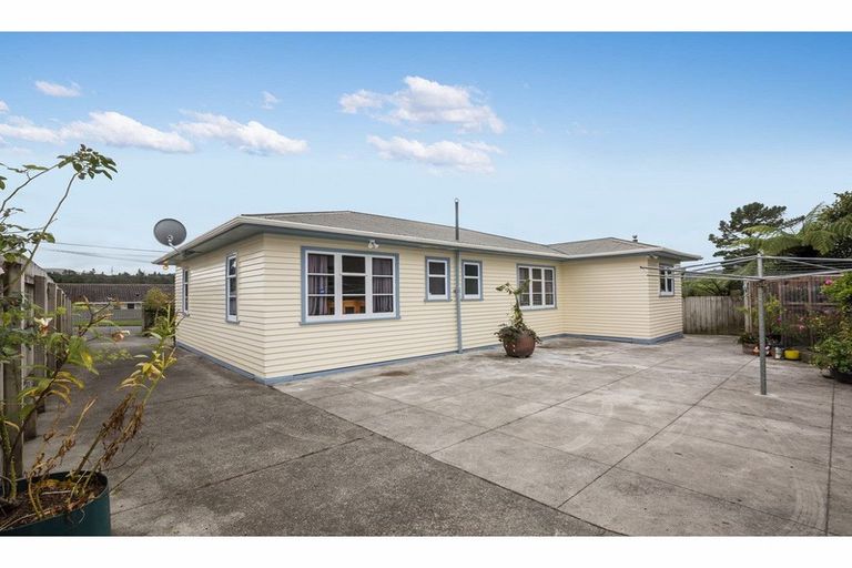 Photo of property in 27 Amundsen Grove, Stokes Valley, Lower Hutt, 5019