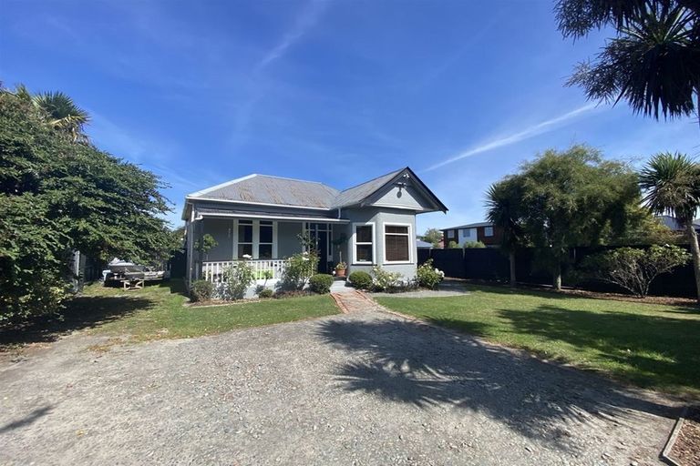 Photo of property in 2 Edward Avenue, Edgeware, Christchurch, 8013