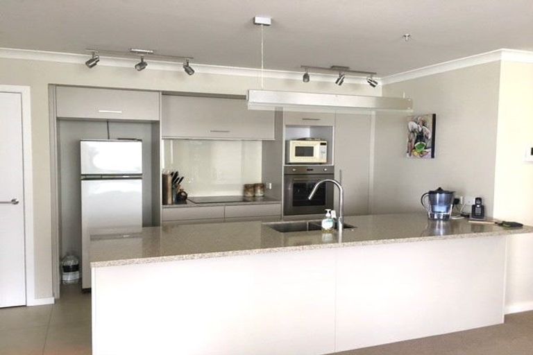 Photo of property in 118 Landmark Terrace, Orewa, 0931