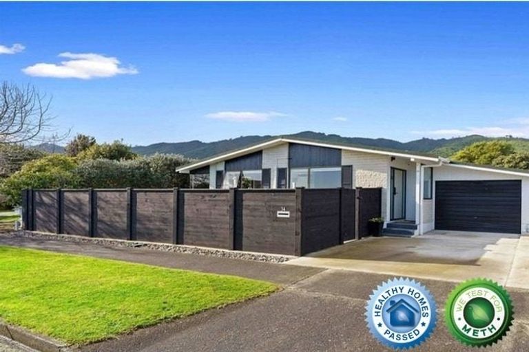 Photo of property in 34a Rewarewa Crescent, Waikanae, 5036