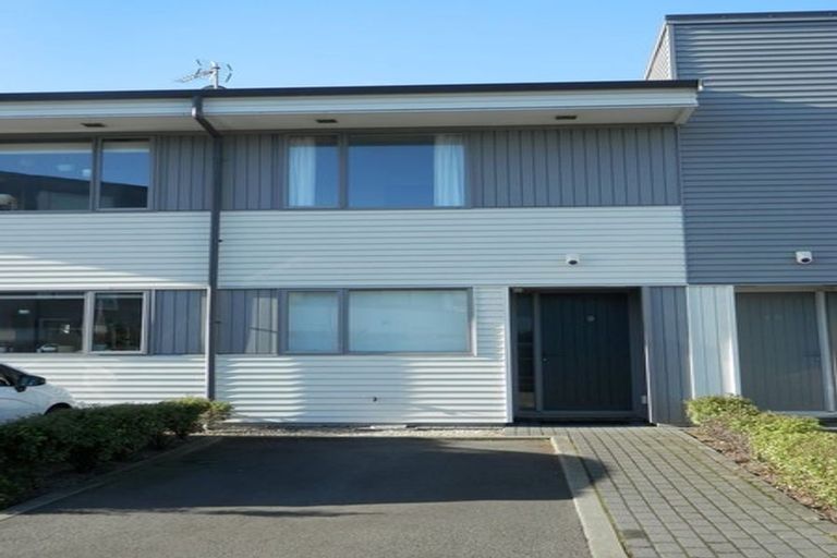 Photo of property in 9/2 Stone Street, Miramar, Wellington, 6022