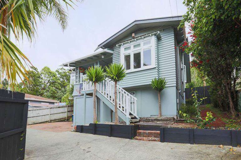Photo of property in 95 Rosedale Road, Pinehill, Auckland, 0632