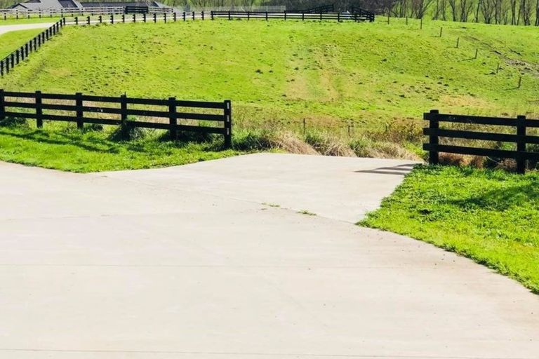 Photo of property in 12 Bordeaux Place, Te Kauwhata, 3782