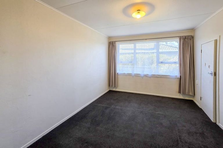 Photo of property in 12 Karaka Street, Merrilands, New Plymouth, 4312