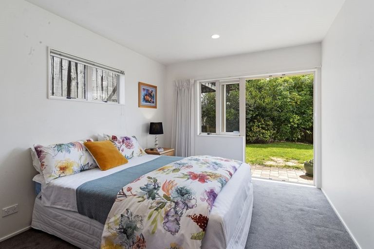 Photo of property in 1/93 Forrest Hill Road, Milford, Auckland, 0620