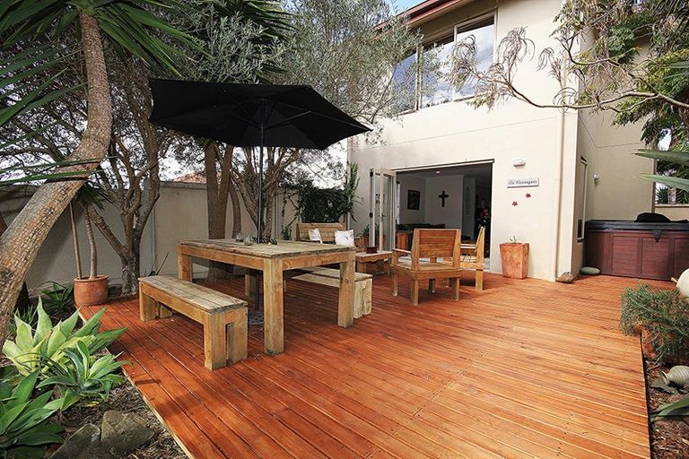 Photo of property in 17 West Hoe Heights, Orewa, 0931