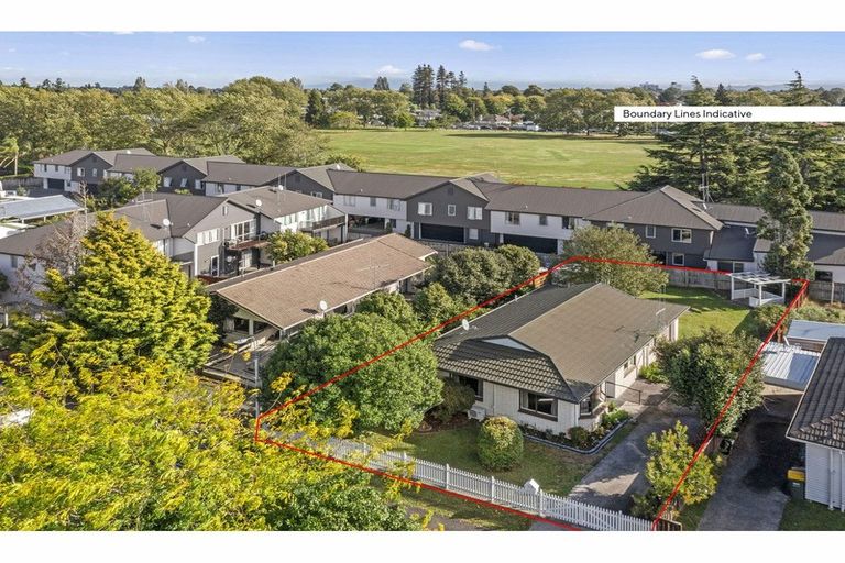 Photo of property in 2 Page Place, Hamilton East, Hamilton, 3216