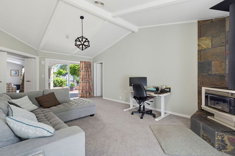 Photo of property in 21 Rawene Street, Waikanae, 5036