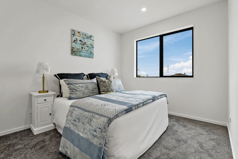 Photo of property in 49b Vera Road, Te Atatu South, Auckland, 0610