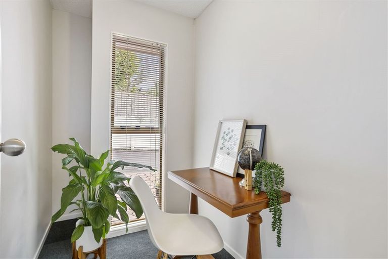 Photo of property in 2/165 Birkenhead Avenue, Birkenhead, Auckland, 0626