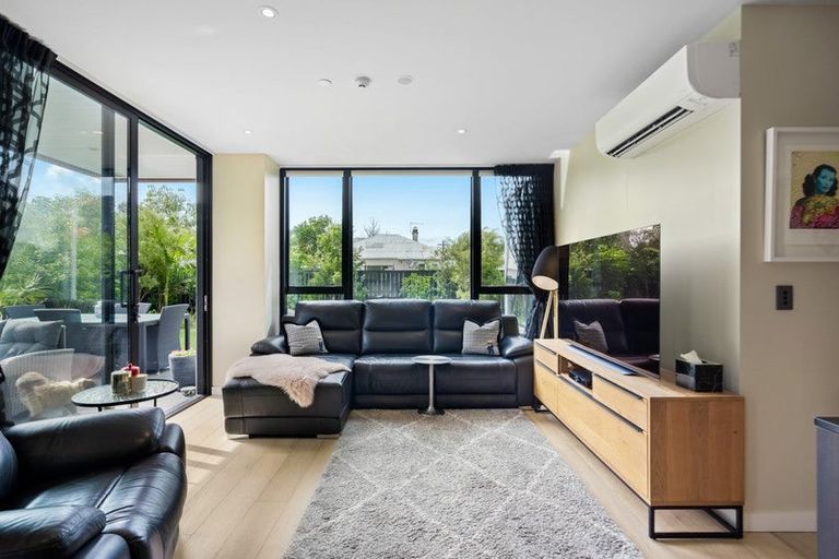 Photo of property in 2/28g Killarney Street, Takapuna, Auckland, 0622