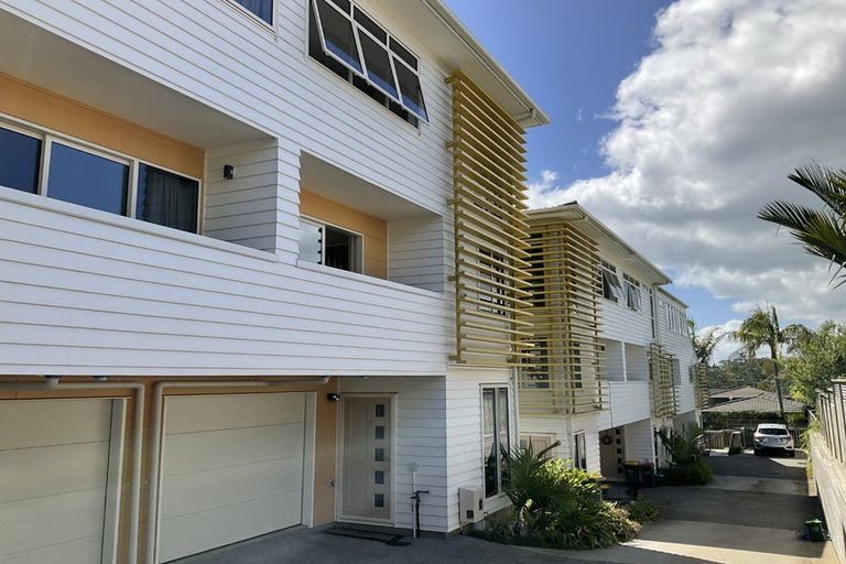 Photo of property in 4/3 Coronation Road, Hillcrest, Auckland, 0627