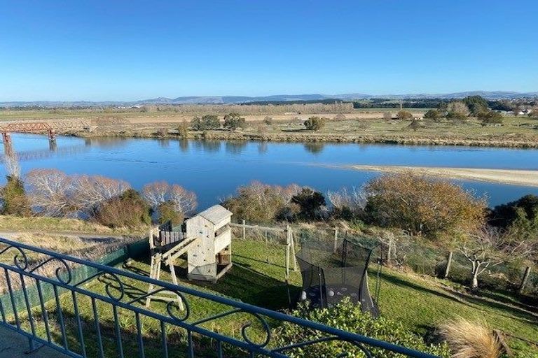 Photo of property in 15 Saint Andrew Place, Balclutha, 9230