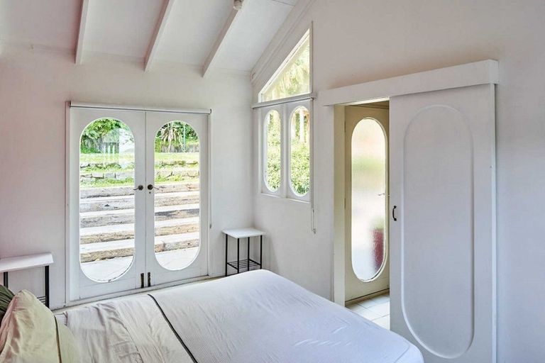 Photo of property in 30 Ferry Road, Days Bay, Lower Hutt, 5013