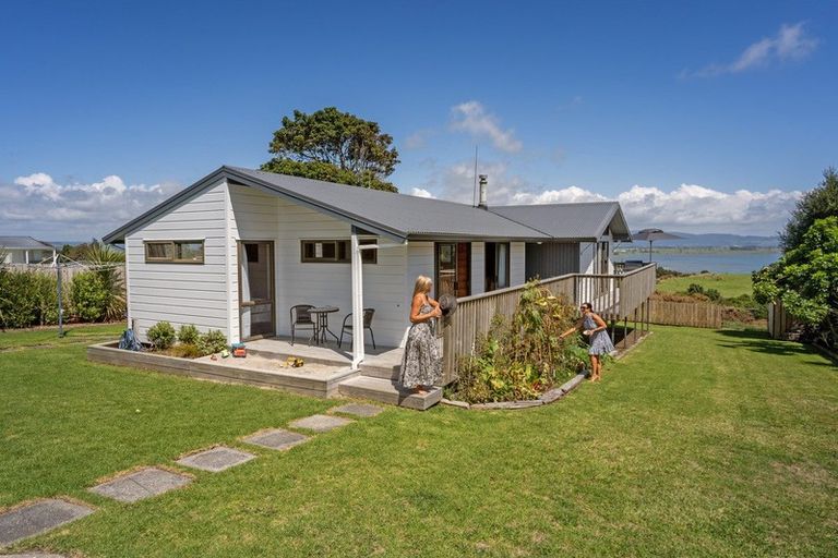 Photo of property in 32 Arawa Avenue, Maketu, Te Puke, 3189