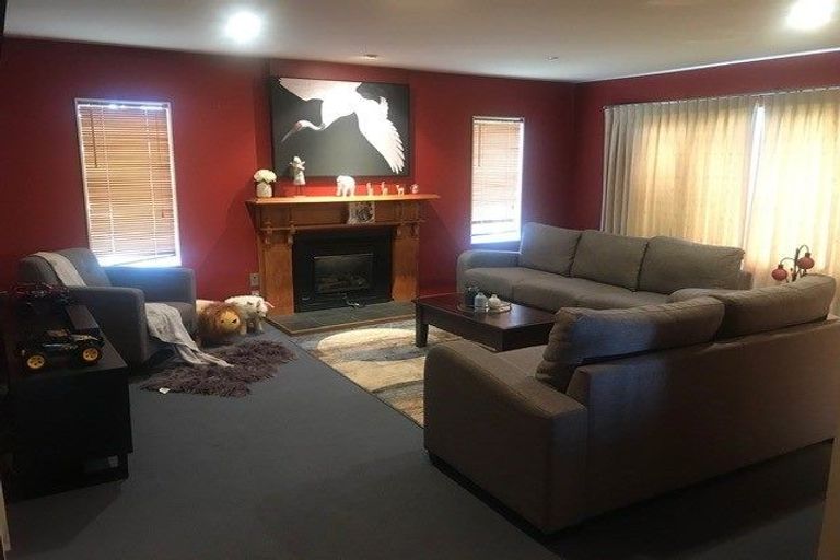 Photo of property in 24 Clearview Drive, Milson, Palmerston North, 4414