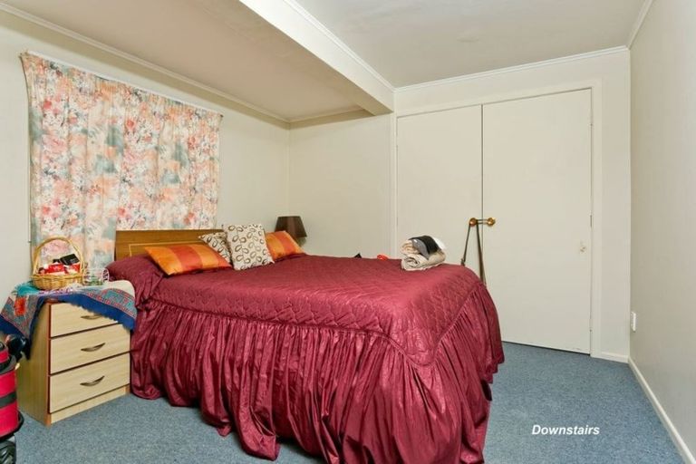 Photo of property in 80 Totaravale Drive, Totara Vale, Auckland, 0629