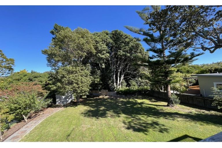 Photo of property in 4 Seaton Road, Murrays Bay, Auckland, 0630