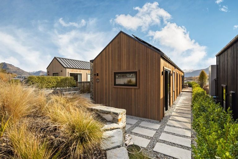 Photo of property in 11b Double Cone Road, Jacks Point, Queenstown, 9371