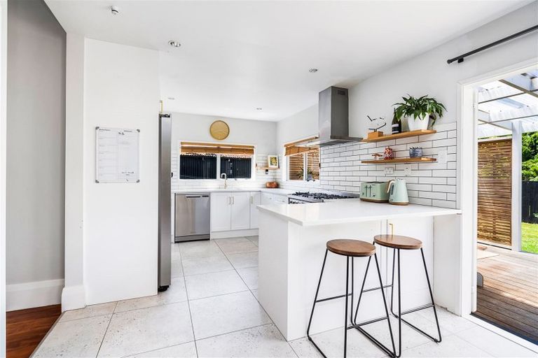 Photo of property in 8 Henry Street, Kensington, Whangarei, 0112