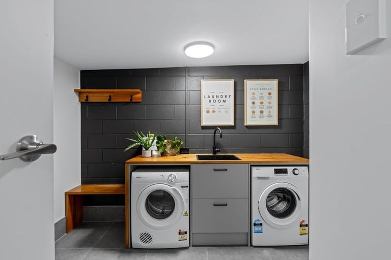 Photo of property in 2/3 Centreway Road, Orewa, 0931