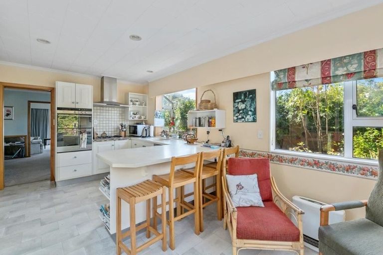 Photo of property in 431 Te Moana Road, Waikanae, 5036