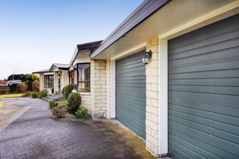 Photo of property in 14 Pohutukawa Drive, Opunake, 4616