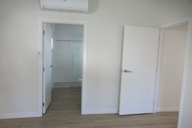 Photo of property in 2 Nikau Street, New Lynn, Auckland, 0600