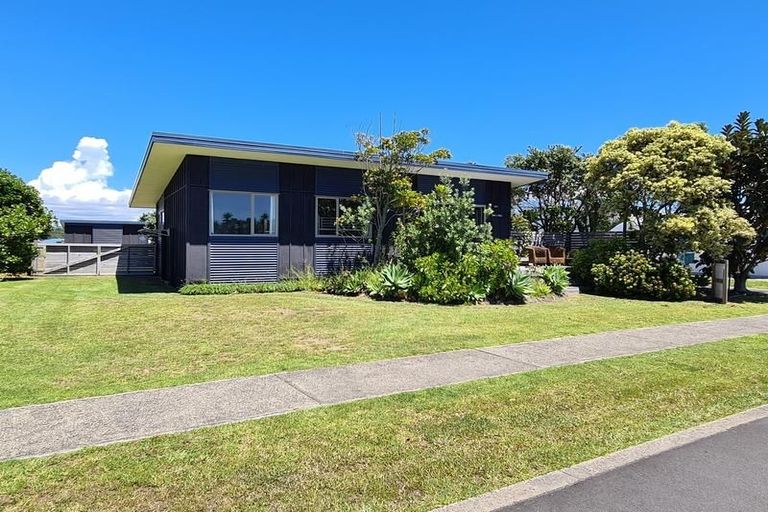 Photo of property in 110 The Fairway, Matarangi, Whitianga, 3592