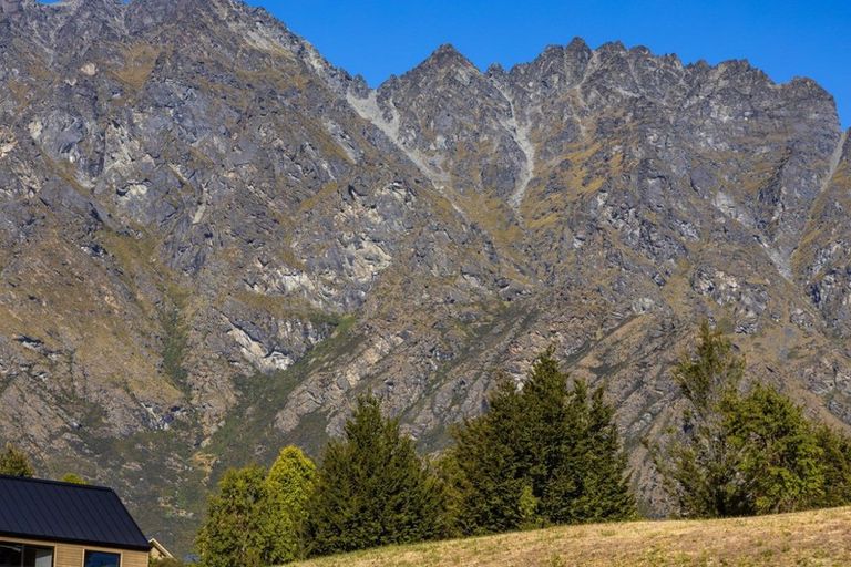 Photo of property in 25 Rannoch Drive, Jacks Point, Queenstown, 9371