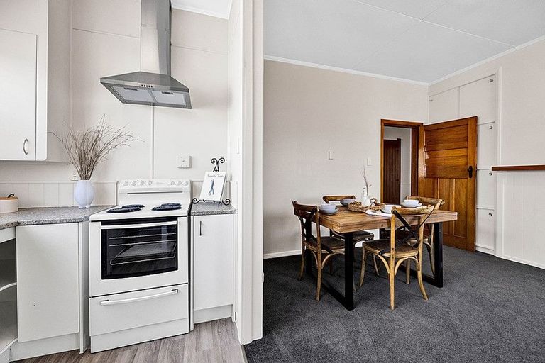 Photo of property in 4 George Street, Hawera, 4610