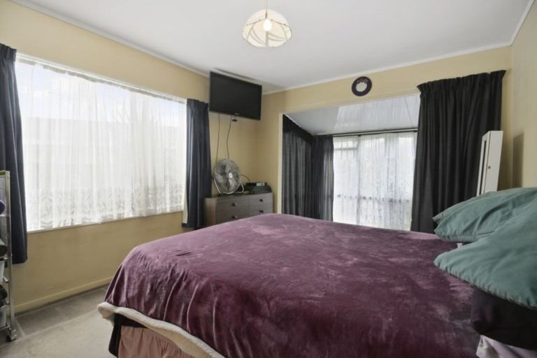 Photo of property in 13 Sharivari Place, Conifer Grove, Takanini, 2112