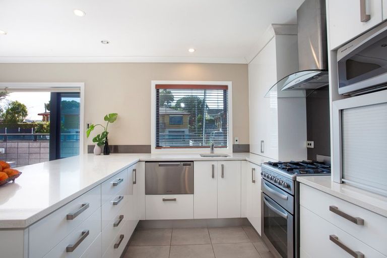 Photo of property in 48 Pitau Road, Mount Maunganui, 3116