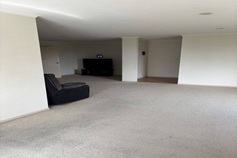 Photo of property in 1/11 Carniew Place, Dannemora, Auckland, 2016