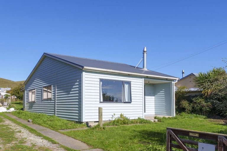 Photo of property in 9 Princes Street, Waikari, 7420