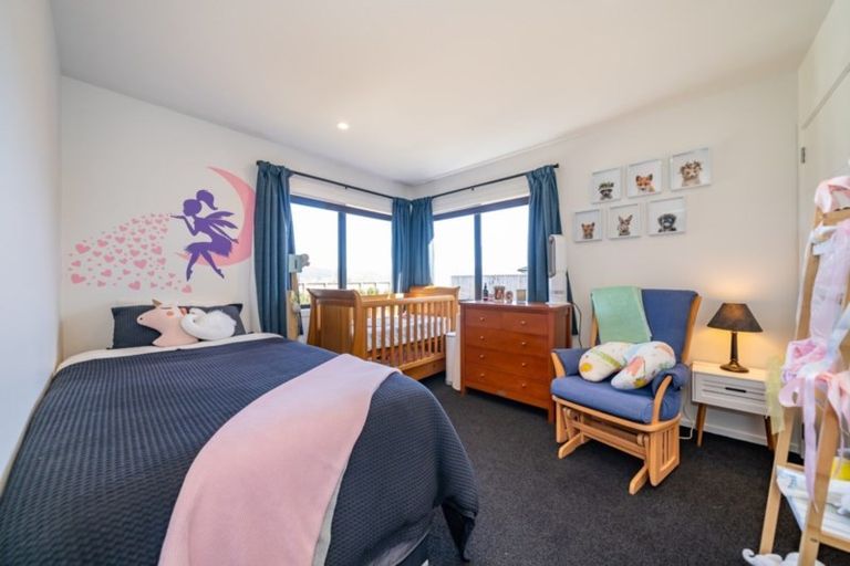 Photo of property in 100 Riverstone Drive, Riverstone Terraces, Upper Hutt, 5018