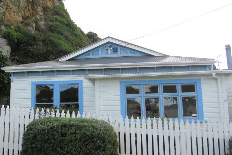 Photo of property in 10 Pinelands Avenue, Seatoun, Wellington, 6022