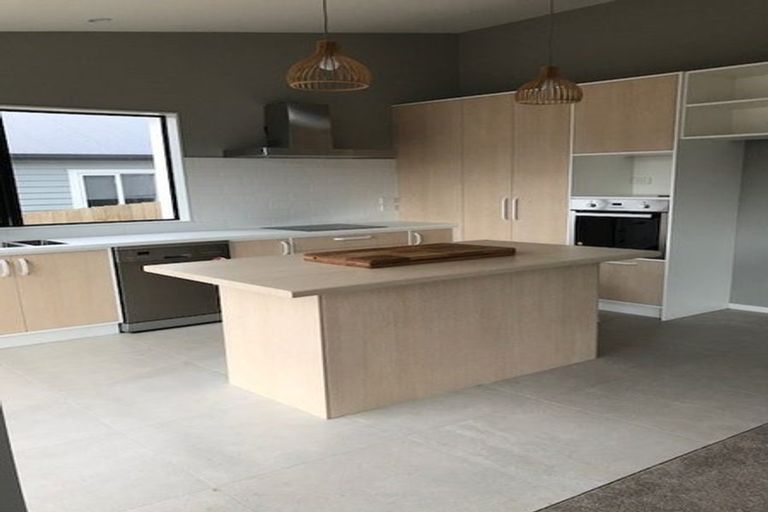 Photo of property in 10 Ariel Place, Snells Beach, 0920