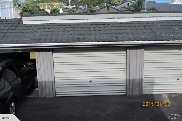 Photo of property in 2/66 Victoria Road, Devonport, Auckland, 0624