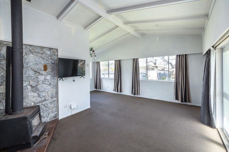 Photo of property in 6 Farrier Grove, Featherston, 5710