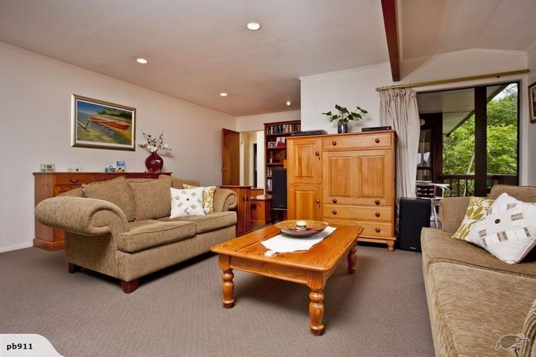 Photo of property in 20 Trelawny Place, Hillcrest, Auckland, 0627