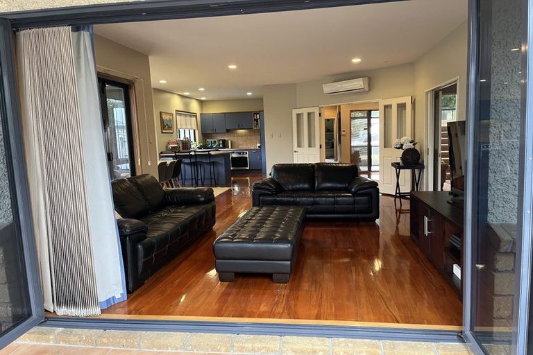 Photo of property in 39 Abby Road, Fitzherbert, Palmerston North, 4410