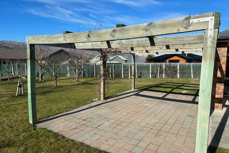 Photo of property in 10 Missy Crescent, Mount Pisa, Cromwell, 9383