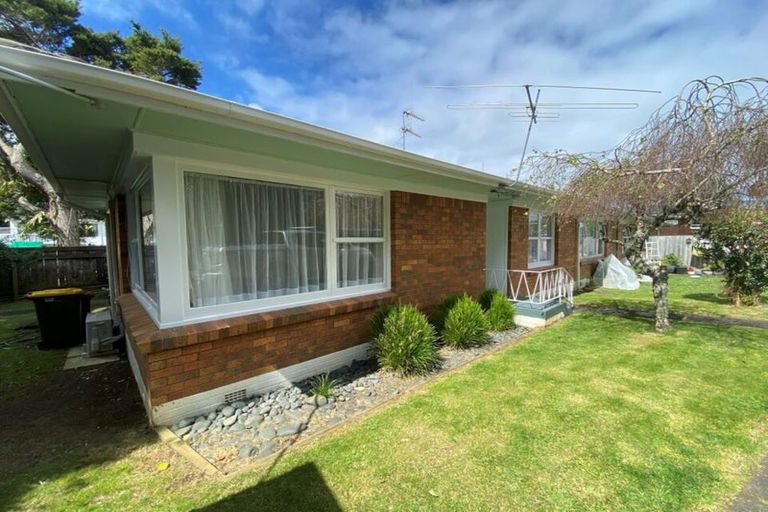 Photo of property in 1/15 Munstead Place, Hillcrest, Auckland, 0627