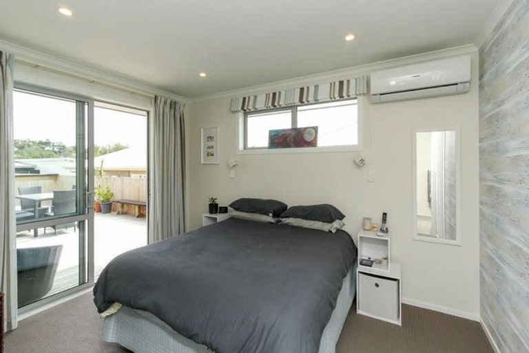 Photo of property in 2 Rayner Way, Glen Avon, New Plymouth, 4312
