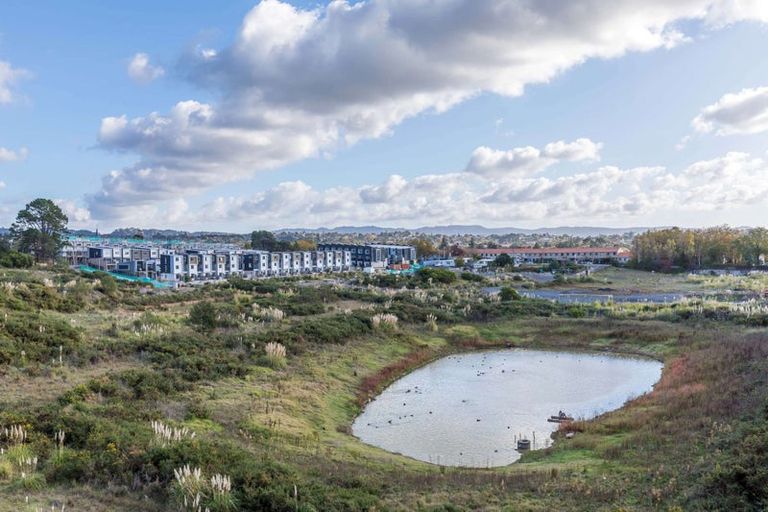 Photo of property in 2i/17 Crown Lynn Place, New Lynn, Auckland, 0600